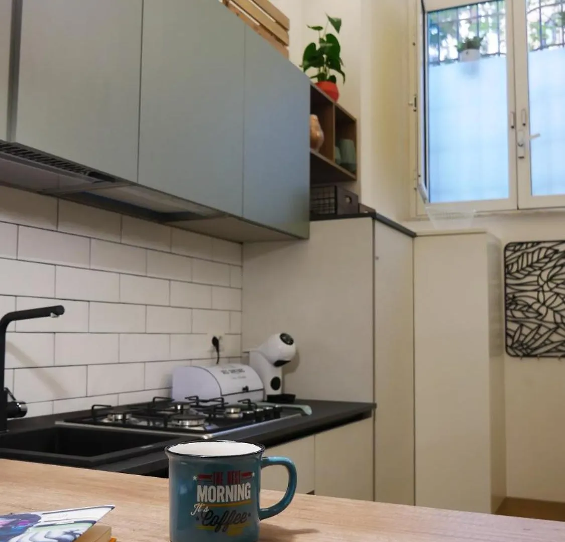 Vera Roma Suite&Apartment - Charming 3 Bedroom Apt - 20Min Walk From Colosseum Italy
