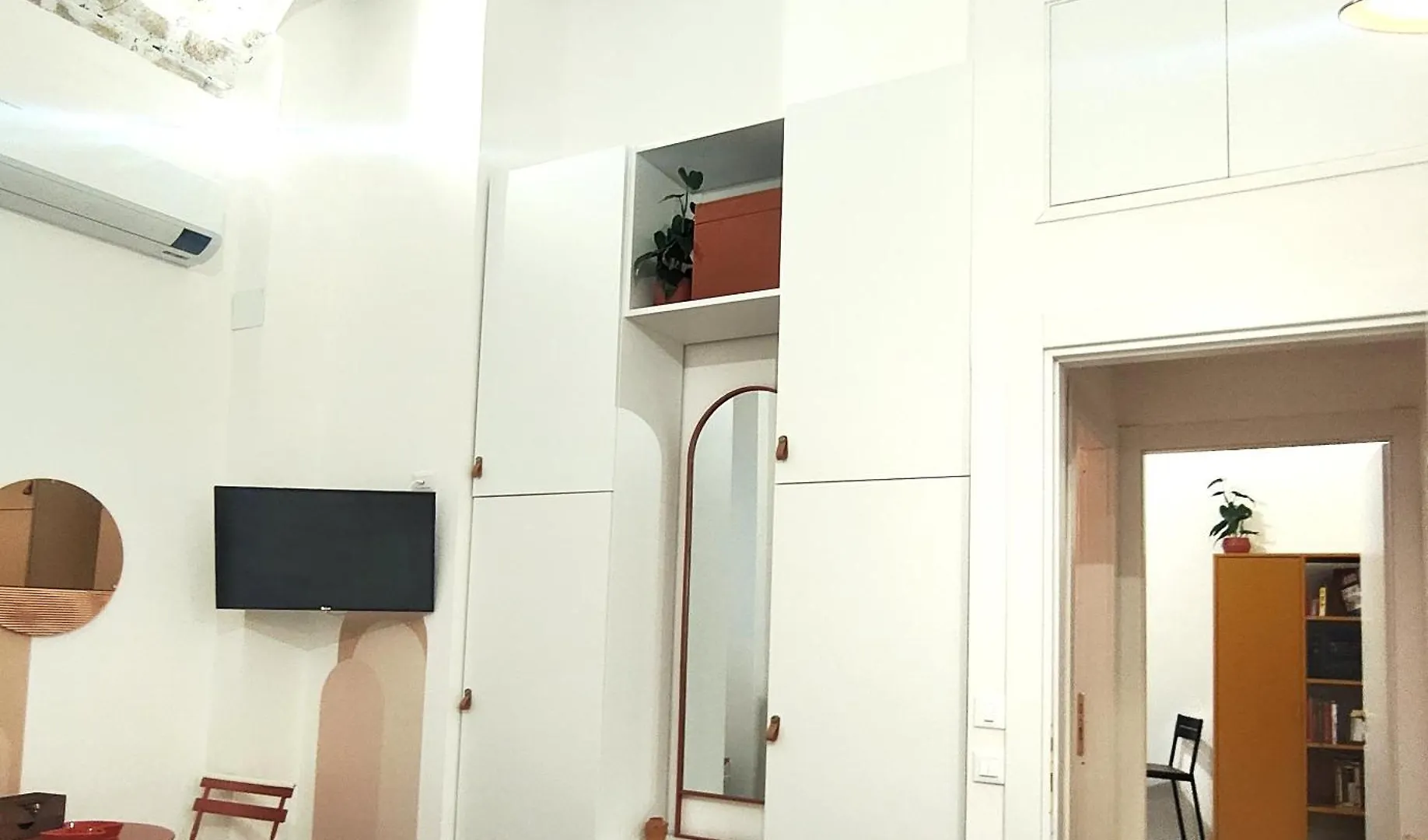 Vera Roma Suite&Apartment - Charming 3 Bedroom Apt - 20Min Walk From Colosseum