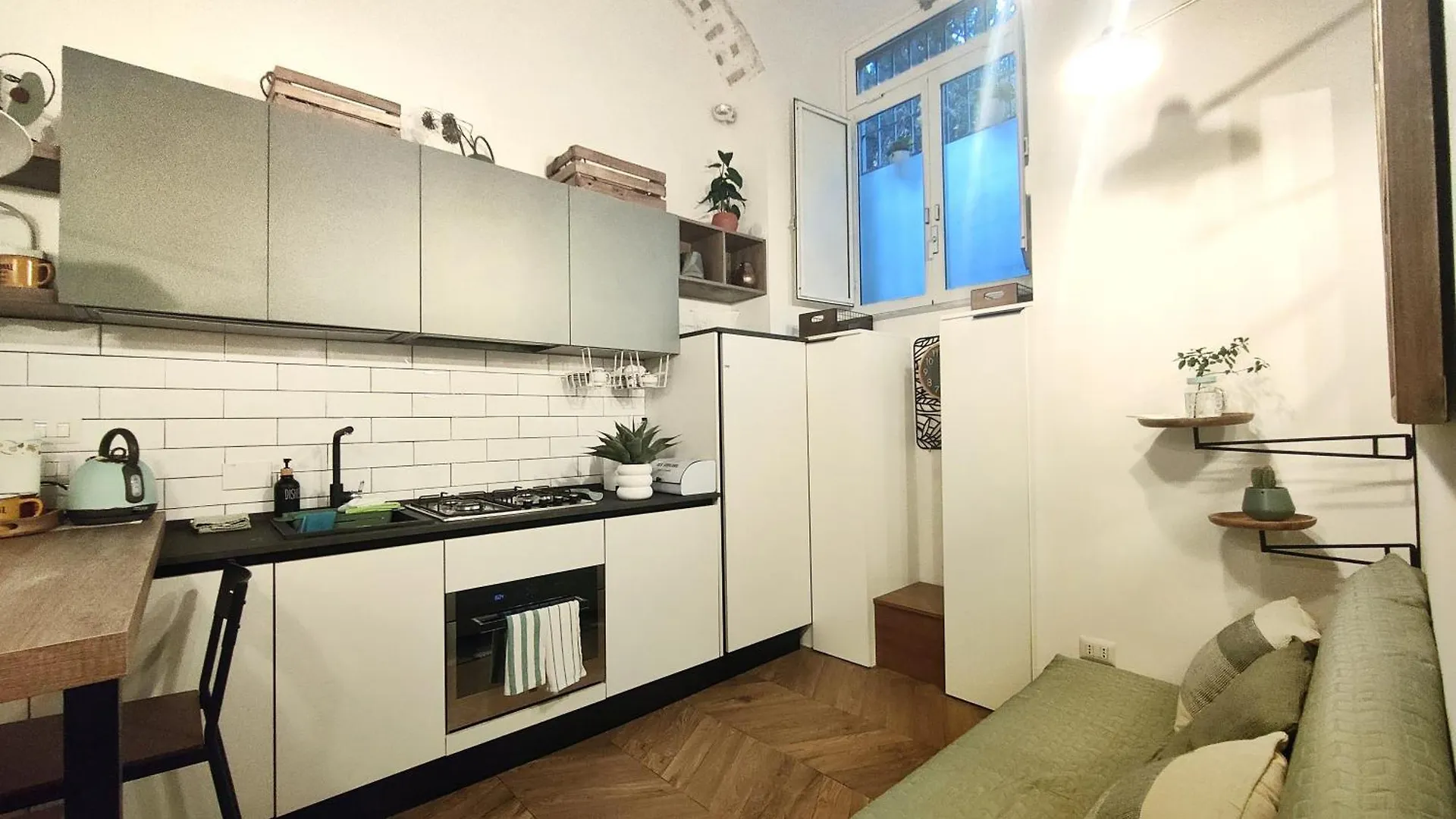 Vera Roma Suite&Apartment - Charming 3 Bedroom Apt - 20Min Walk From Colosseum