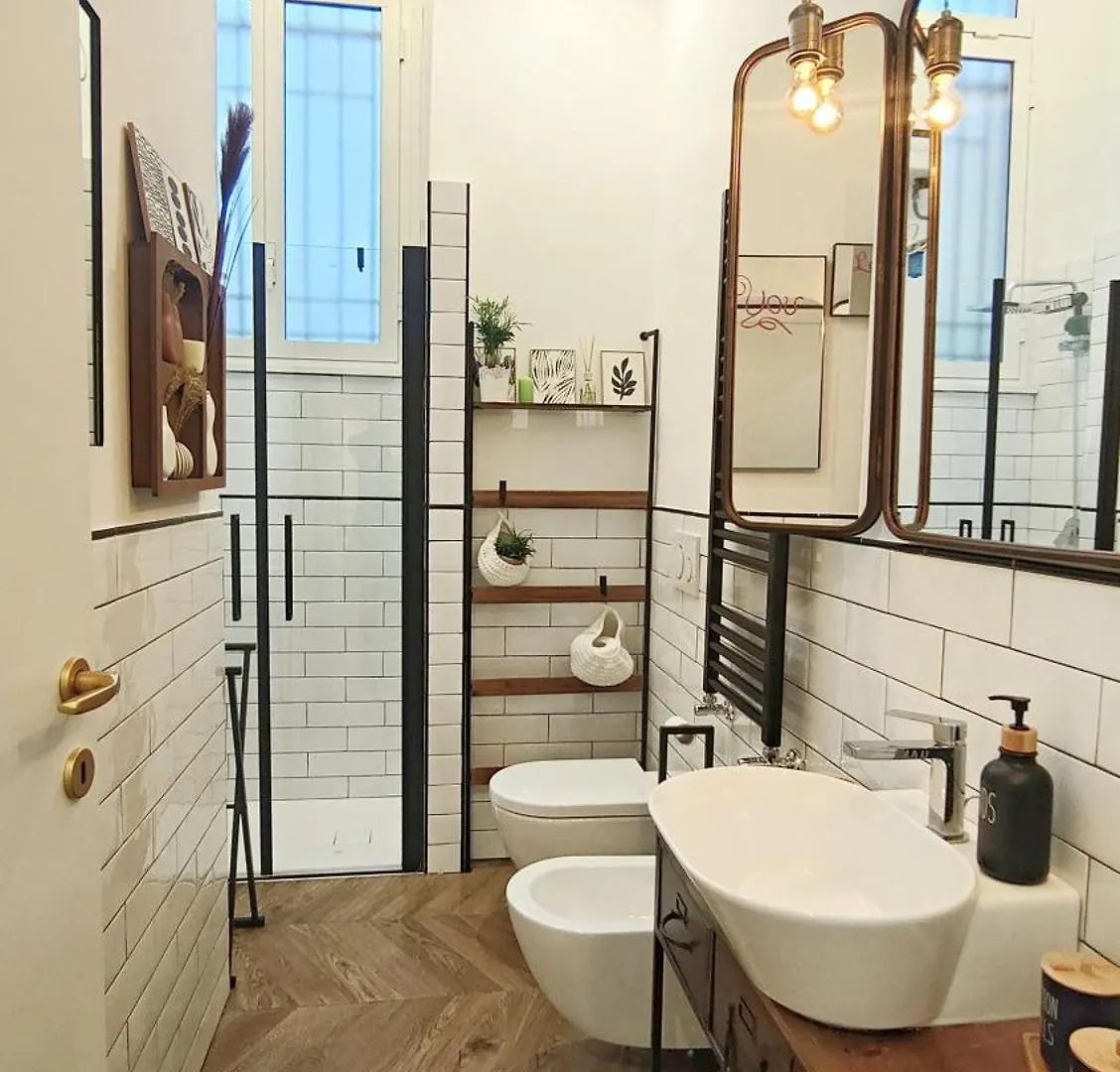 Apartment Vera Roma Suite&Apartment - Charming 3 Bedroom Apt - 20Min Walk From Colosseum Italy